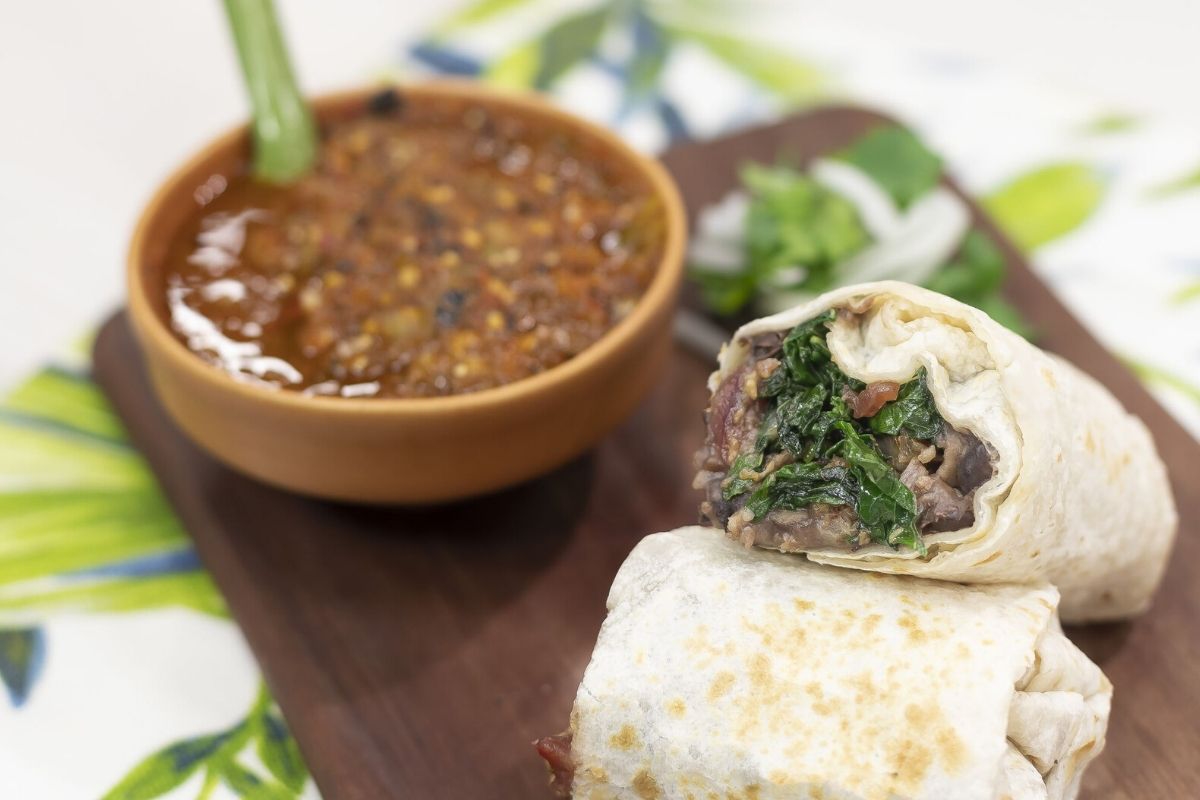 Burrito de Chicharrón Prensado y Quintoniles El Gourmet