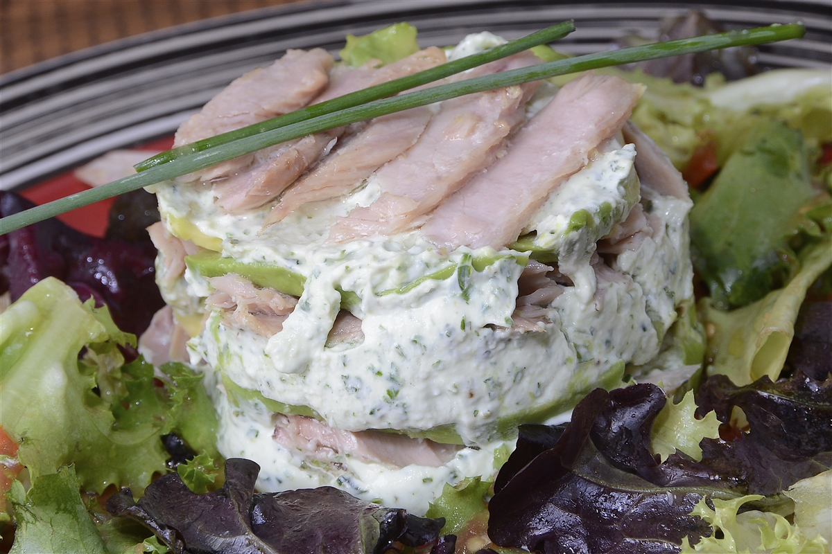 Timbal de quesos con atún y palta El Gourmet