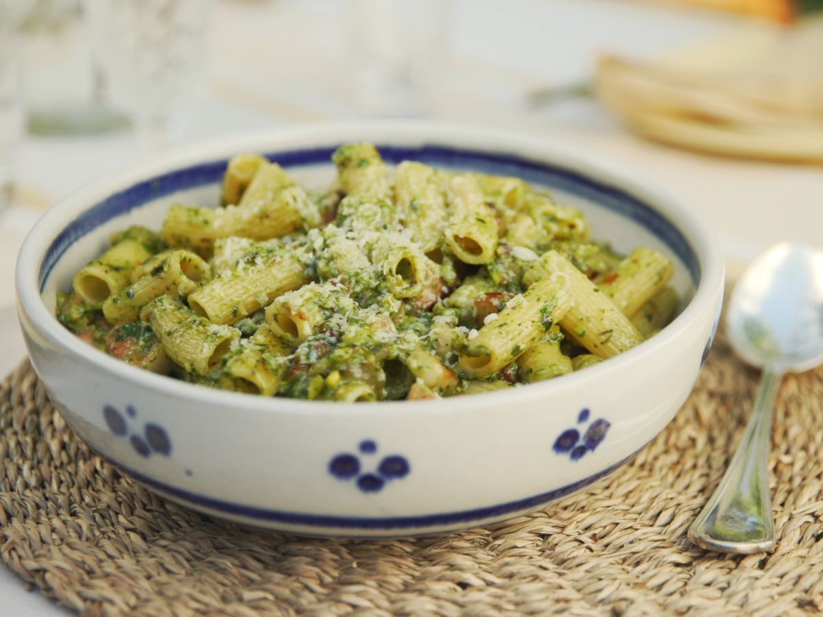 Rigatoni con pesto de pistachos y panceta El Gourmet