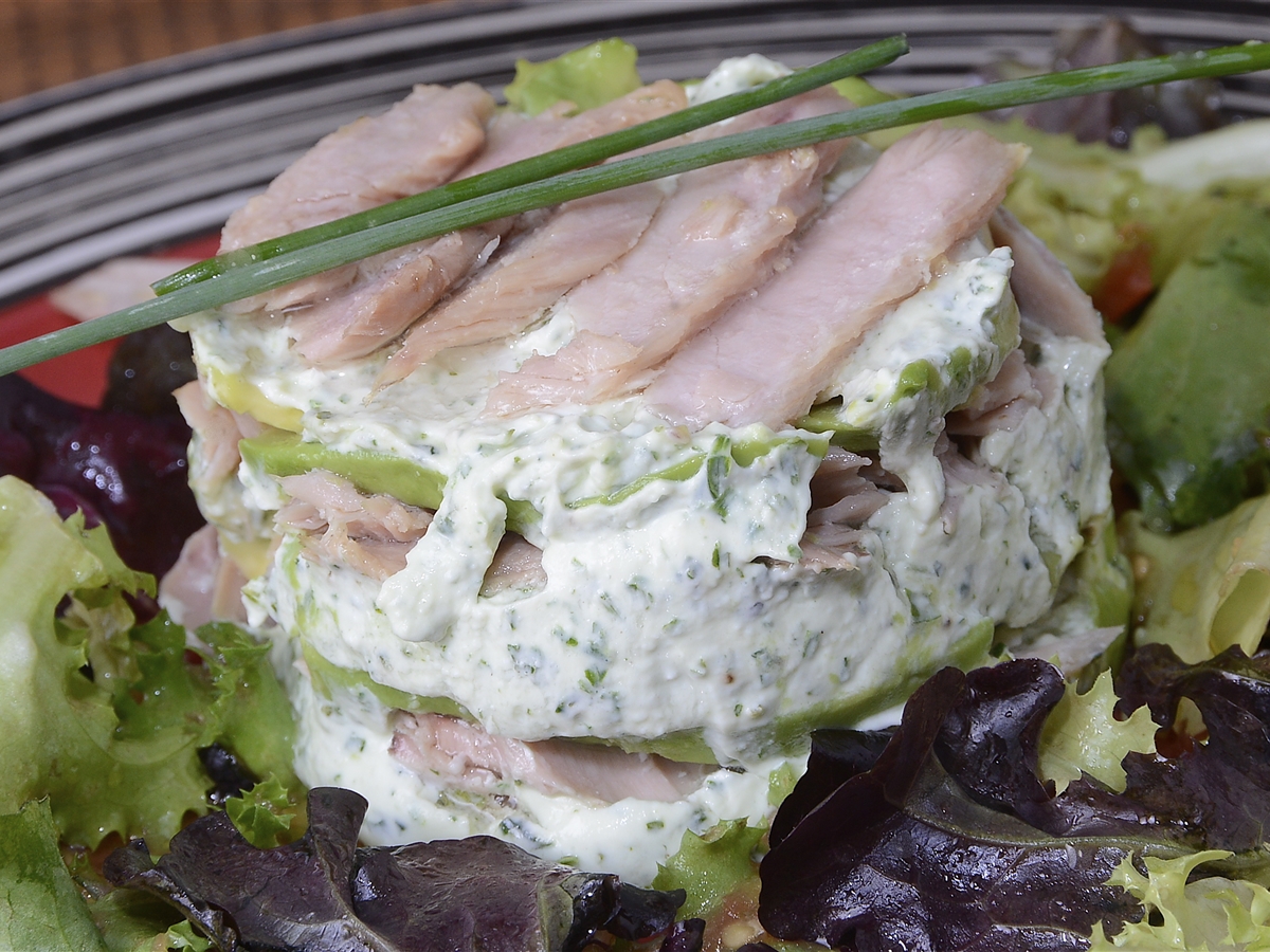 Timbal de quesos con atún y palta El Gourmet